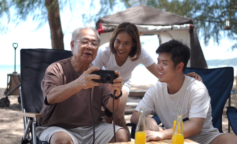 Perhatikan liburannya saat bersama dengan lansia
